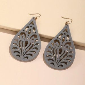 Hollow Out Water Drop Earrings
